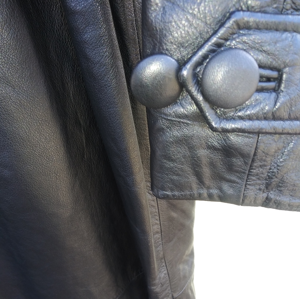 - Leather coat - Picture 7 of 8